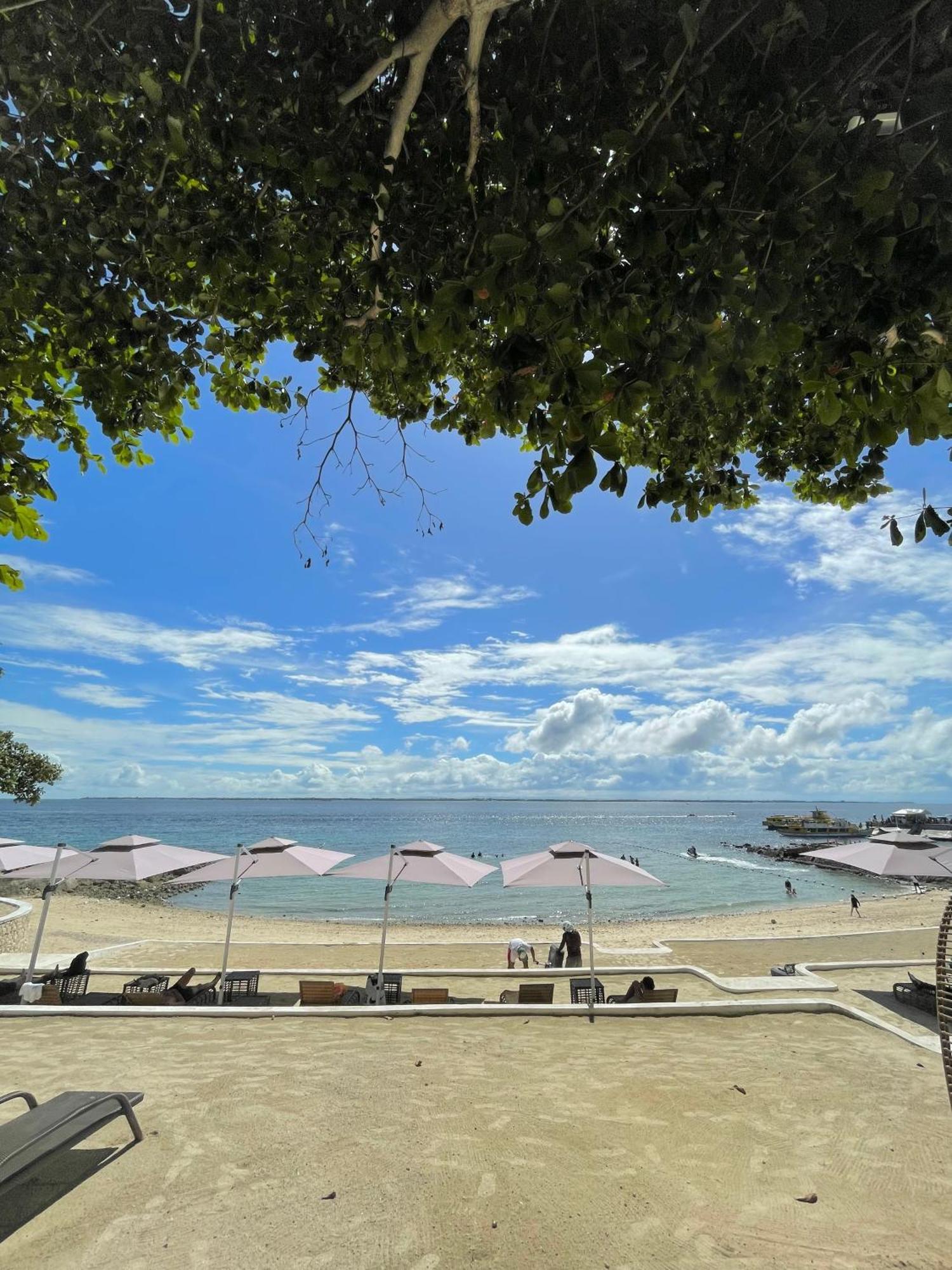 The Beach Suite At The Mactan Newtown Мактан Экстерьер фото